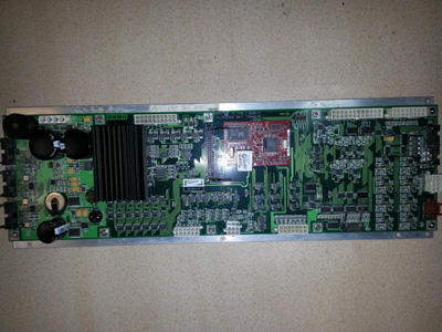 顯示屏背后的主板