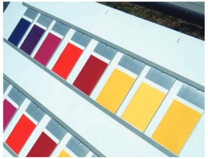 G AT F的技術(shù)人員為耐光性測試選用了8種不同顏色、具有代表性的平版印刷油墨，它們在測試中將被印刷在同種標(biāo)準(zhǔn)襯底上。