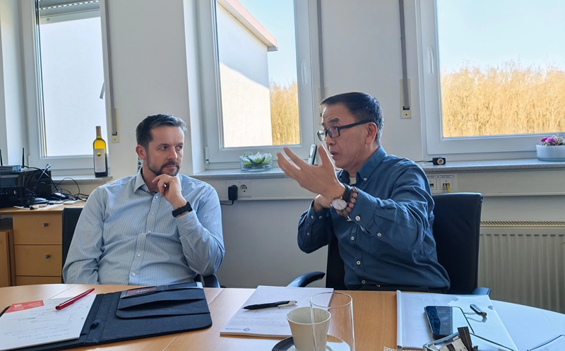 佛山翁開爾2025年歐洲技術(shù)交流之旅Part 2：拜訪德國CHT Germany總部和工廠